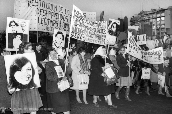 Abuelas contra la ley de autoamnistía 19-8-1983